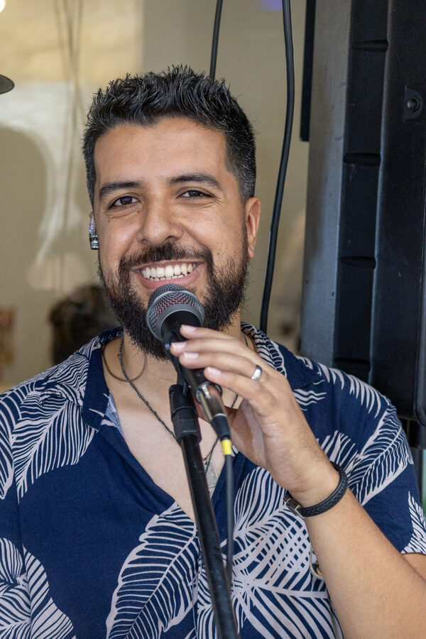 Dupla Bruno e Dani - repertório internacional para festas e eventos